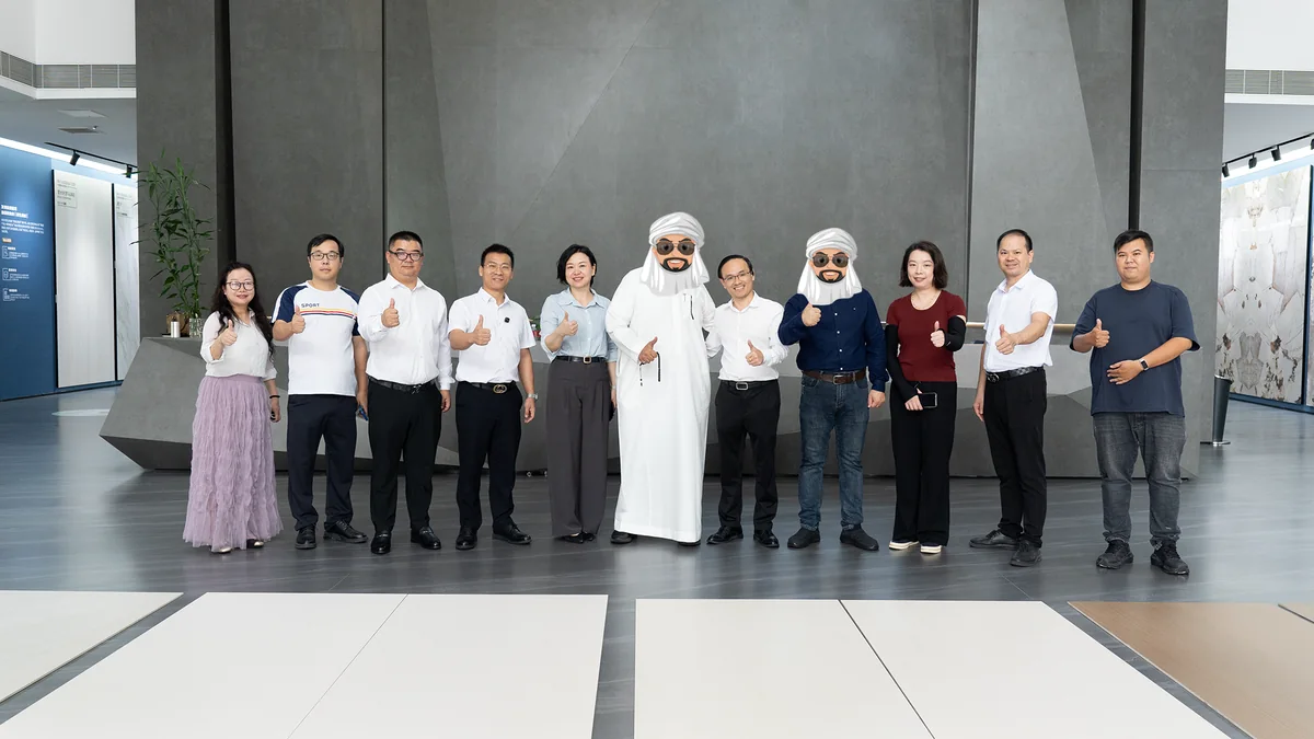Tarmeer team hosting Gulf clients at a building materials showroom in China